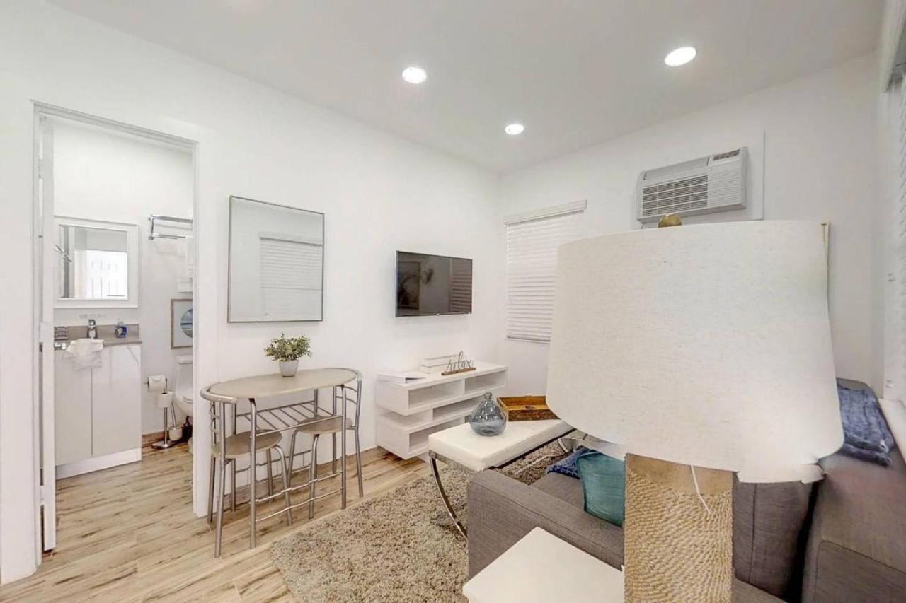 Chick & Fashionable 1 Bedroom Apt Beach Unit # 4 ฮอลลีวูด ภายนอก รูปภาพ